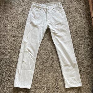 Vintage Levi 501's in White. Size 28/32